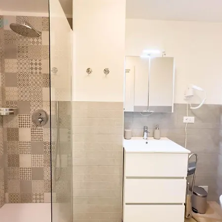 Апартаменты Corridoni 3e Tirabora Short Rent