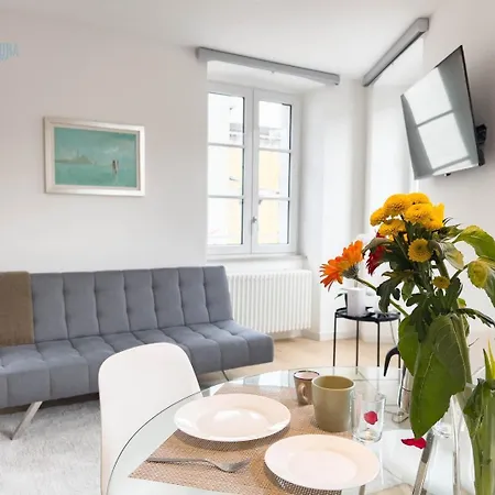 Corridoni 3e Tirabora Short Rent